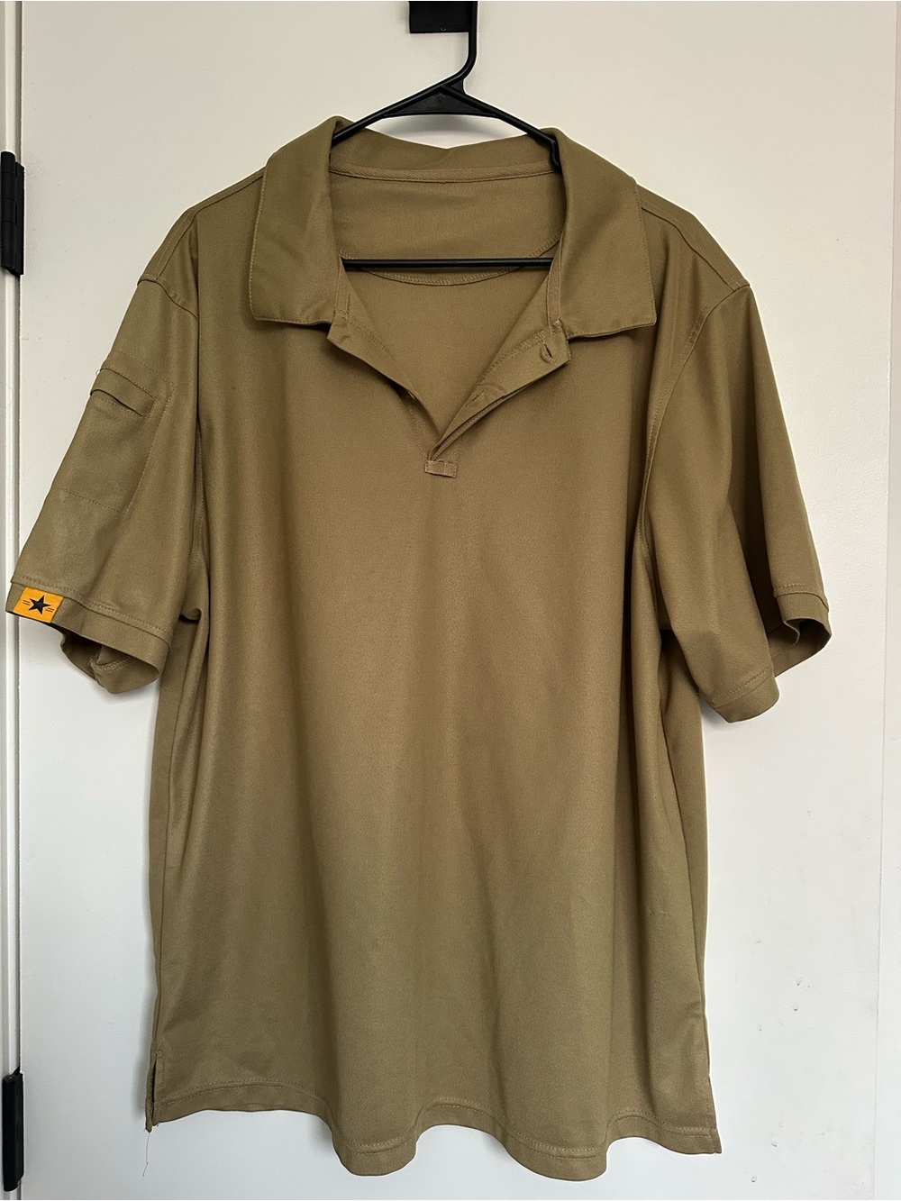 Men's Short Sleeve Polo Shirt in Olive/Tan